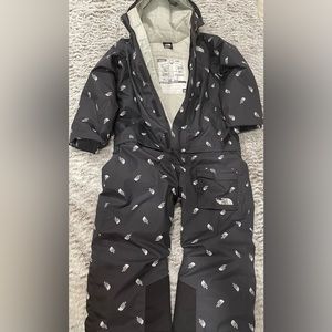 North face kids snow suit size 4T!